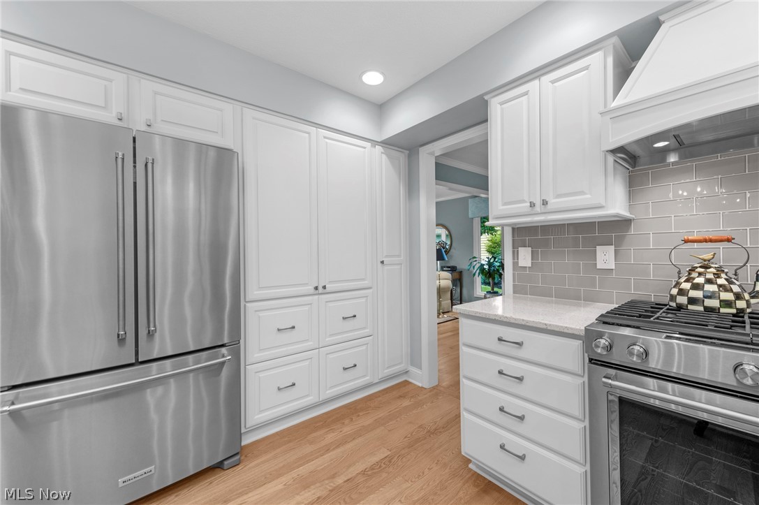 1916 Hunters Point Lane Westlake OH 44145