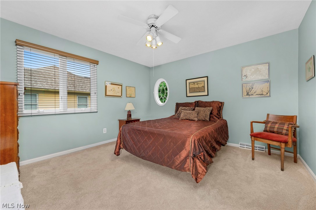 1916 Hunters Point Lane Westlake OH 44145