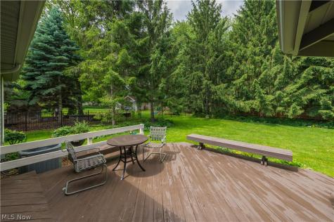 1916 Hunters Point Lane Westlake OH 44145