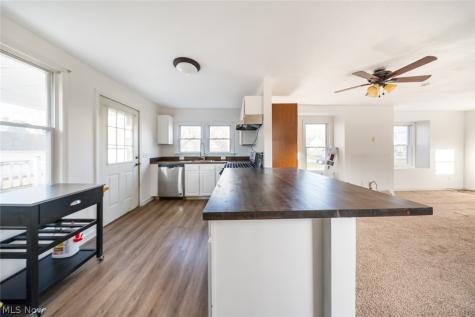 615 W Spruce Avenue Ravenna OH 44266