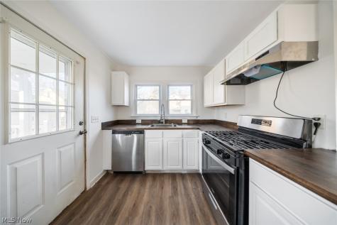 615 W Spruce Avenue Ravenna OH 44266