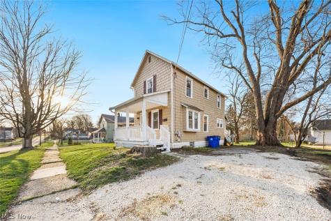 615 W Spruce Avenue Ravenna OH 44266