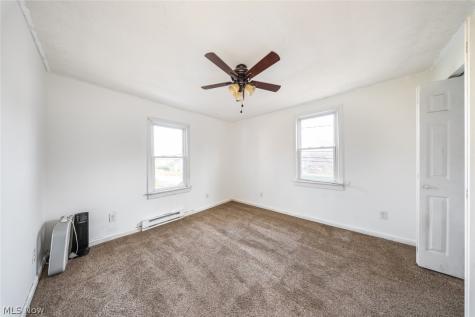 615 W Spruce Avenue Ravenna OH 44266