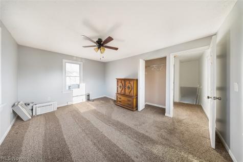 615 W Spruce Avenue Ravenna OH 44266