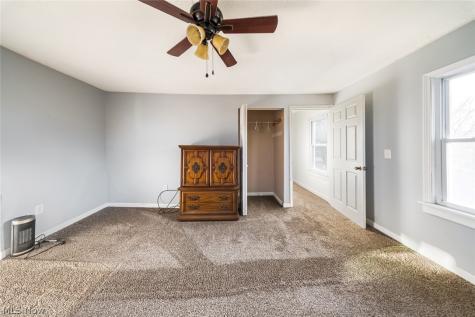 615 W Spruce Avenue Ravenna OH 44266