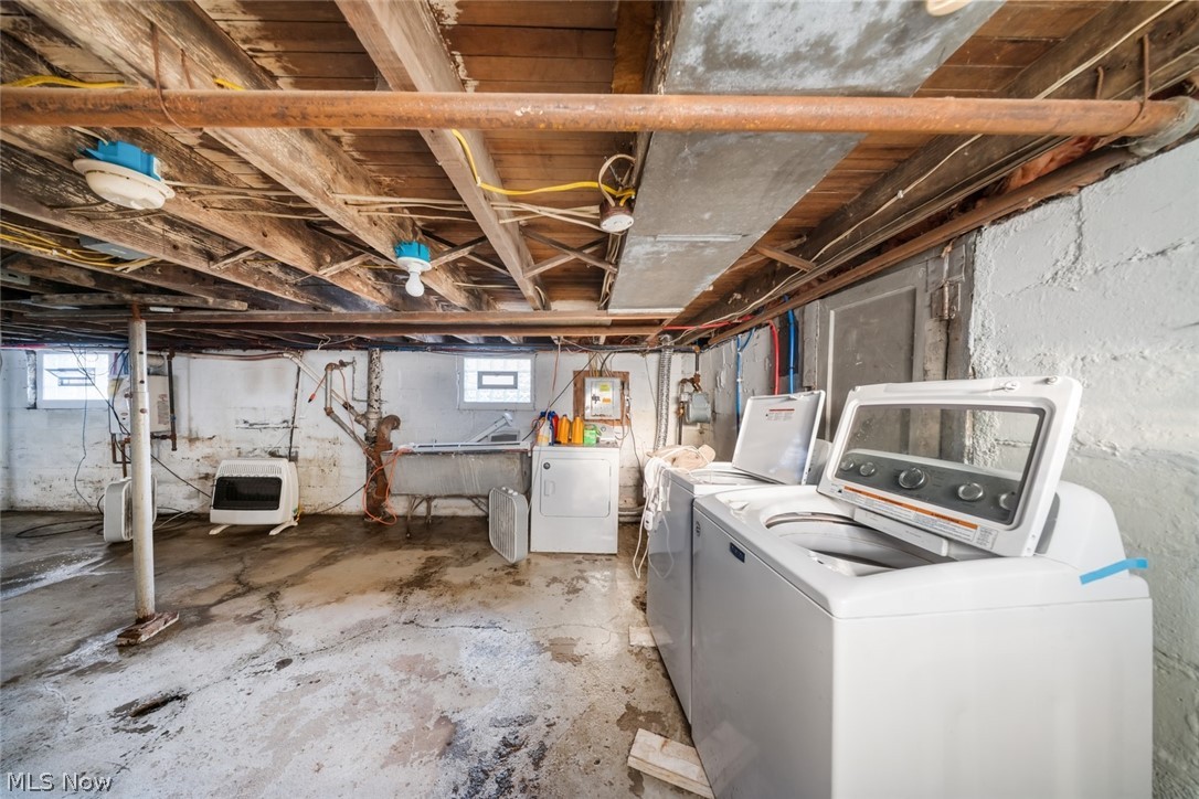 615 W Spruce Avenue Ravenna OH 44266