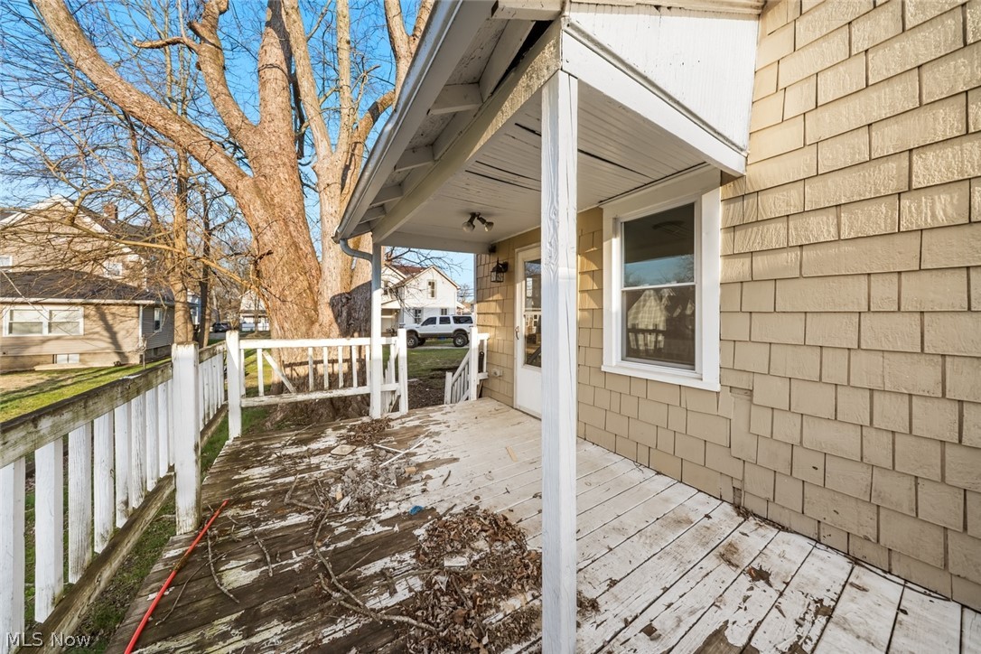 615 W Spruce Avenue Ravenna OH 44266