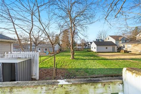 615 W Spruce Avenue Ravenna OH 44266