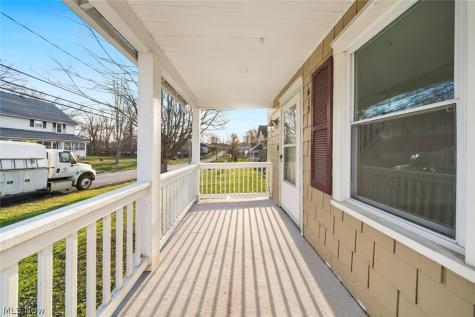 615 W Spruce Avenue Ravenna OH 44266