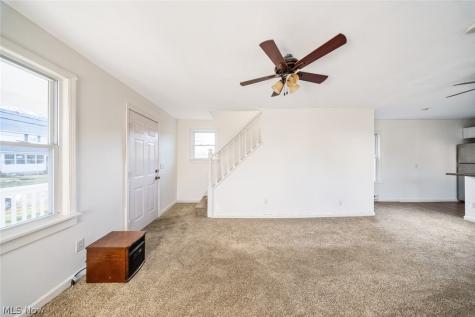 615 W Spruce Avenue Ravenna OH 44266
