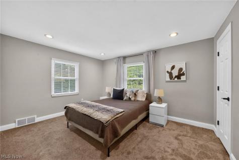 444 Hampshire Road Akron OH 44313