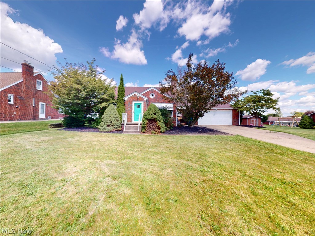 615 Edison Street Struthers OH 44471