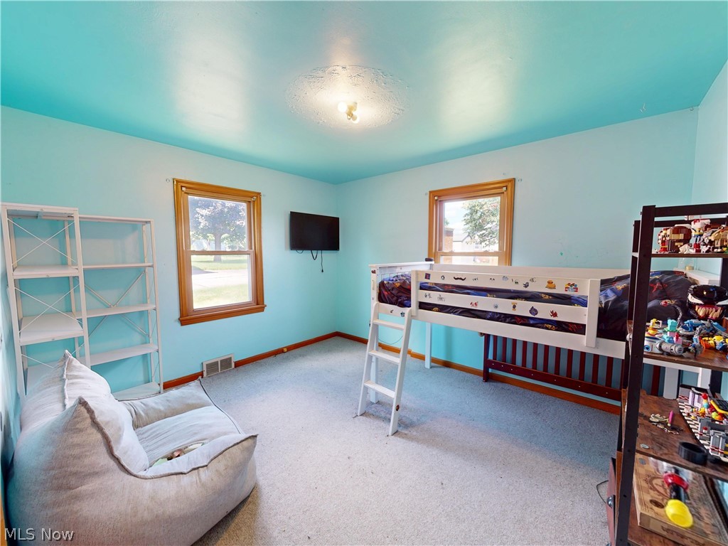 615 Edison Street Struthers OH 44471
