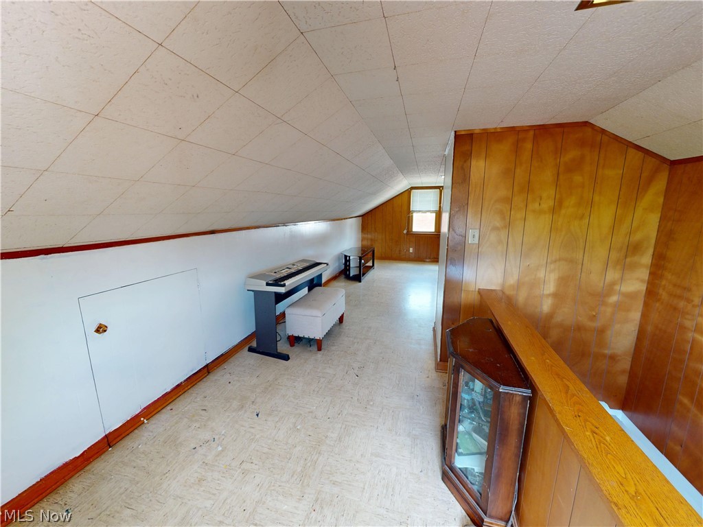 615 Edison Street Struthers OH 44471