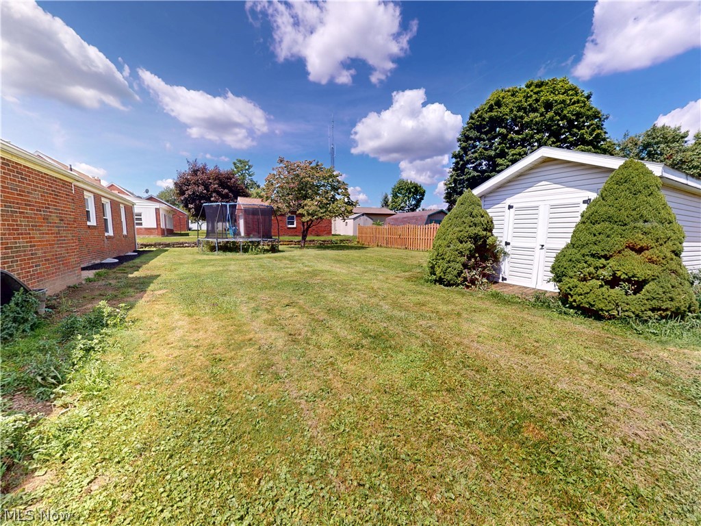 615 Edison Street Struthers OH 44471