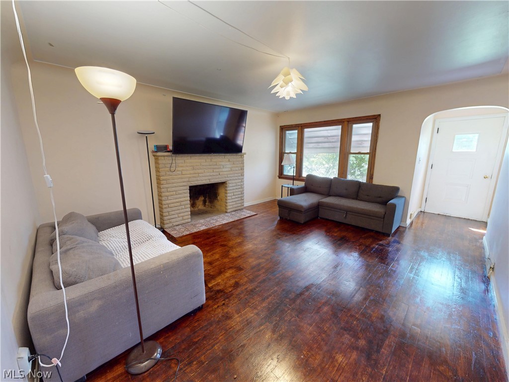 615 Edison Street Struthers OH 44471