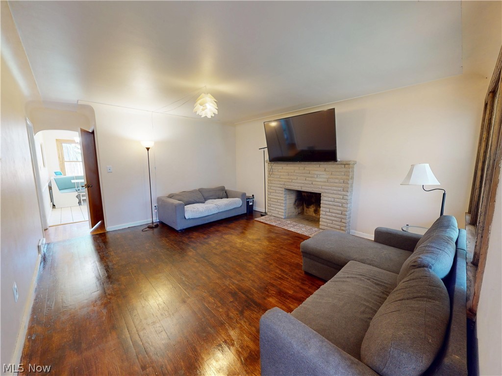 615 Edison Street Struthers OH 44471