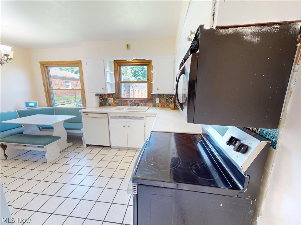 615 Edison Street Struthers OH 44471