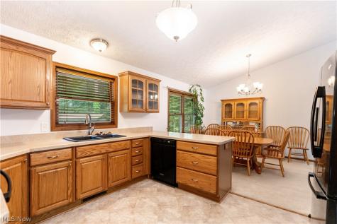 563 Kapity Drive Mogadore OH 44260