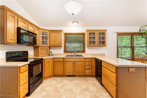 563 Kapity Drive Mogadore OH 44260
