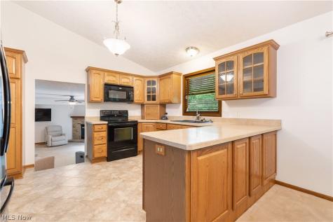 563 Kapity Drive Mogadore OH 44260