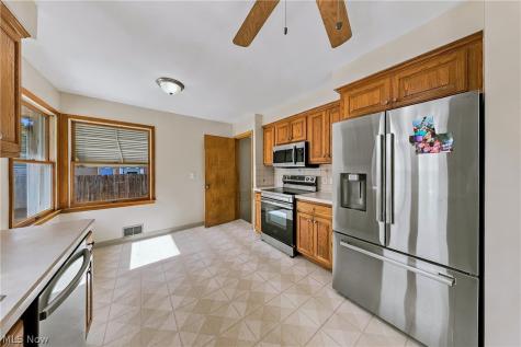 13917 Settlement Acres Drive Brook Park OH 44142