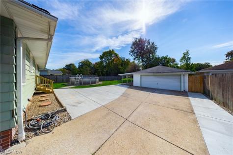 13917 Settlement Acres Drive Brook Park OH 44142