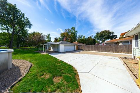 13917 Settlement Acres Drive Brook Park OH 44142