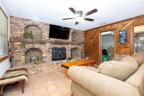 1425 County Road 1688 Mansfield OH 44903