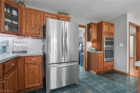3862 Mount Vernon Boulevard Norton OH 44203