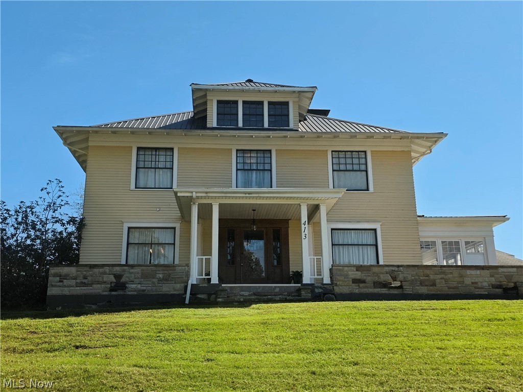 413 Cross Street Newcomerstown OH 43832