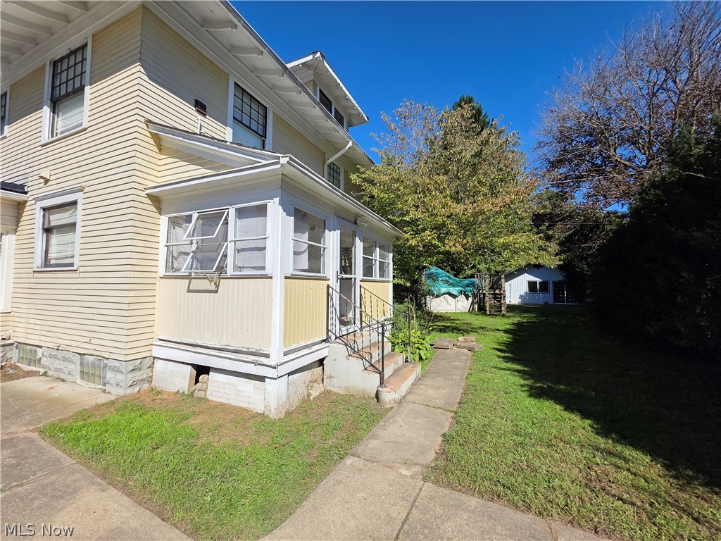 413 Cross Street Newcomerstown OH 43832