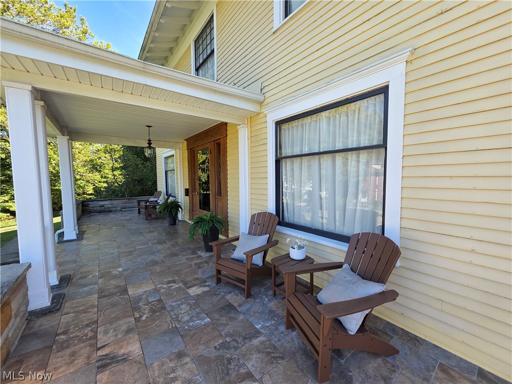 413 Cross Street Newcomerstown OH 43832
