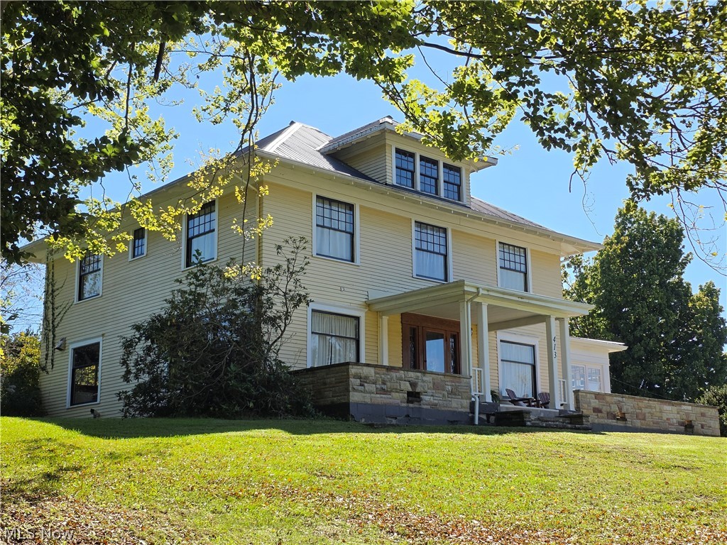 413 Cross Street Newcomerstown OH 43832