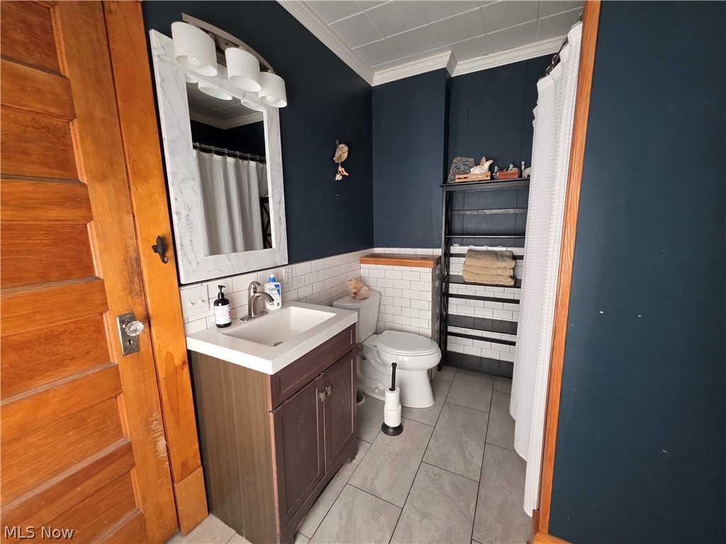 413 Cross Street Newcomerstown OH 43832