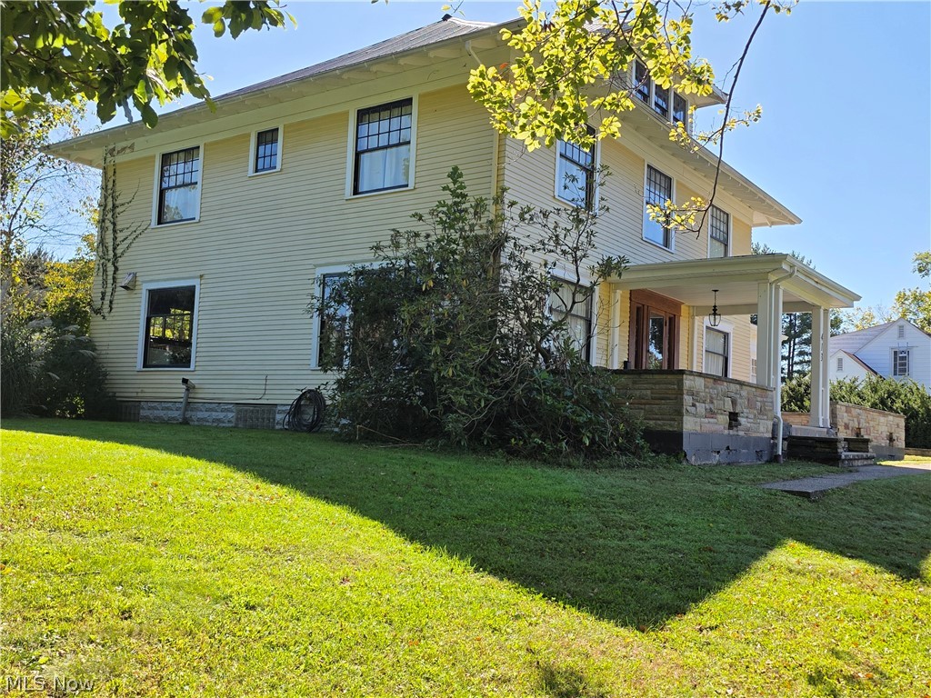 413 Cross Street Newcomerstown OH 43832