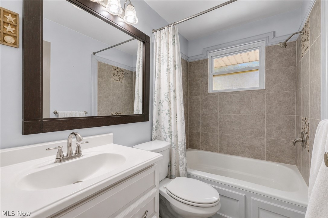 4146 Barclay Messerly Road Southington OH 44470