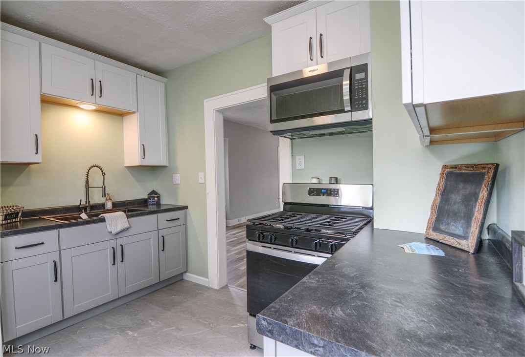 557 Wesleyan Avenue Barberton OH 44203