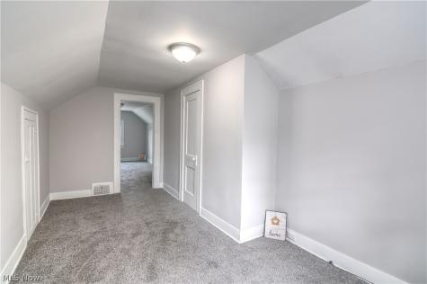 557 Wesleyan Avenue Barberton OH 44203