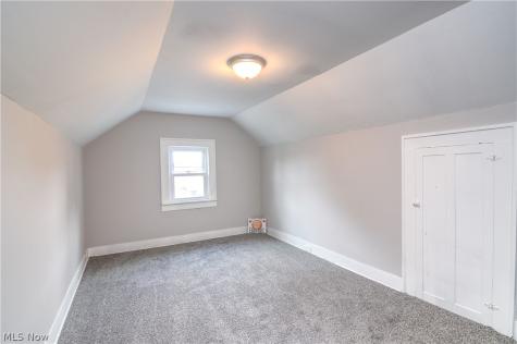 557 Wesleyan Avenue Barberton OH 44203