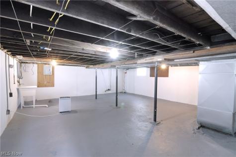 557 Wesleyan Avenue Barberton OH 44203