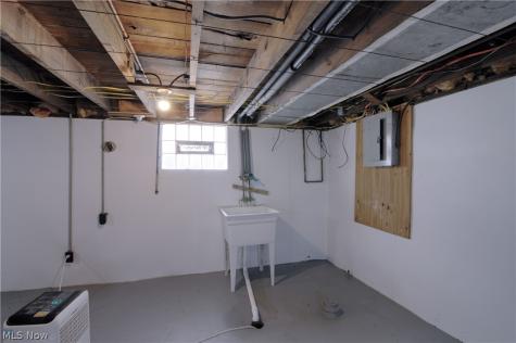 557 Wesleyan Avenue Barberton OH 44203