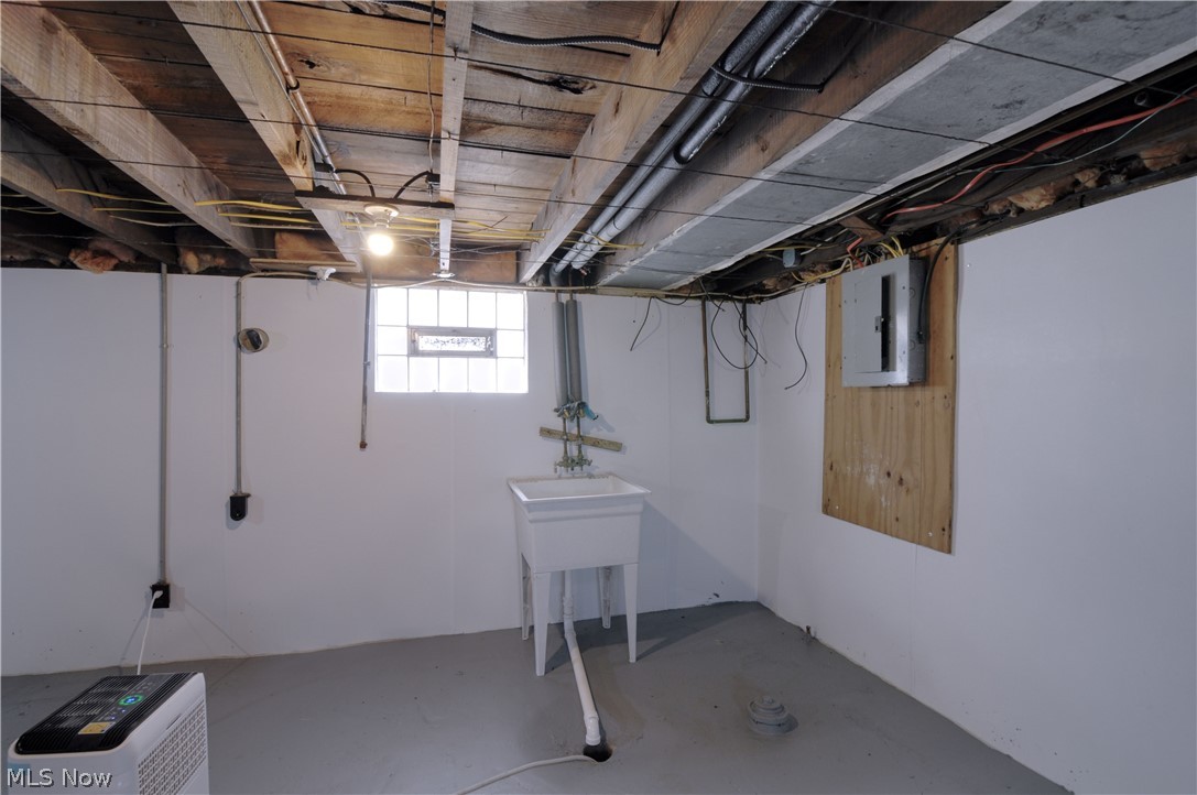 557 Wesleyan Avenue Barberton OH 44203