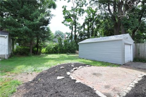 557 Wesleyan Avenue Barberton OH 44203