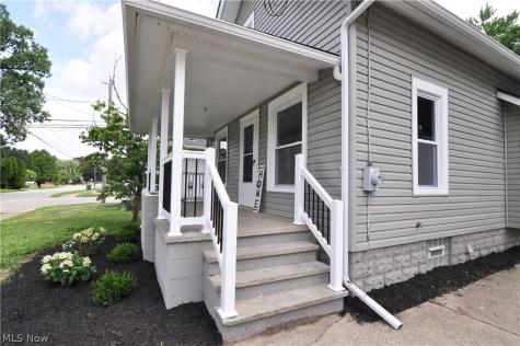 557 Wesleyan Avenue Barberton OH 44203