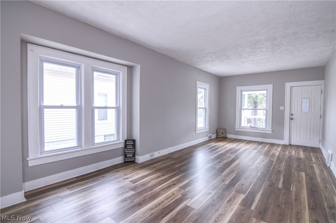557 Wesleyan Avenue Barberton OH 44203