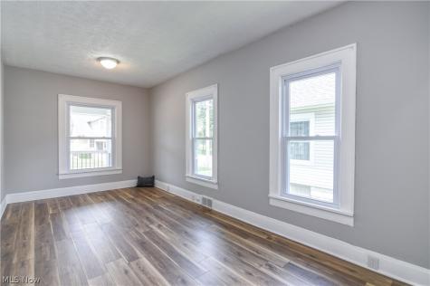 557 Wesleyan Avenue Barberton OH 44203