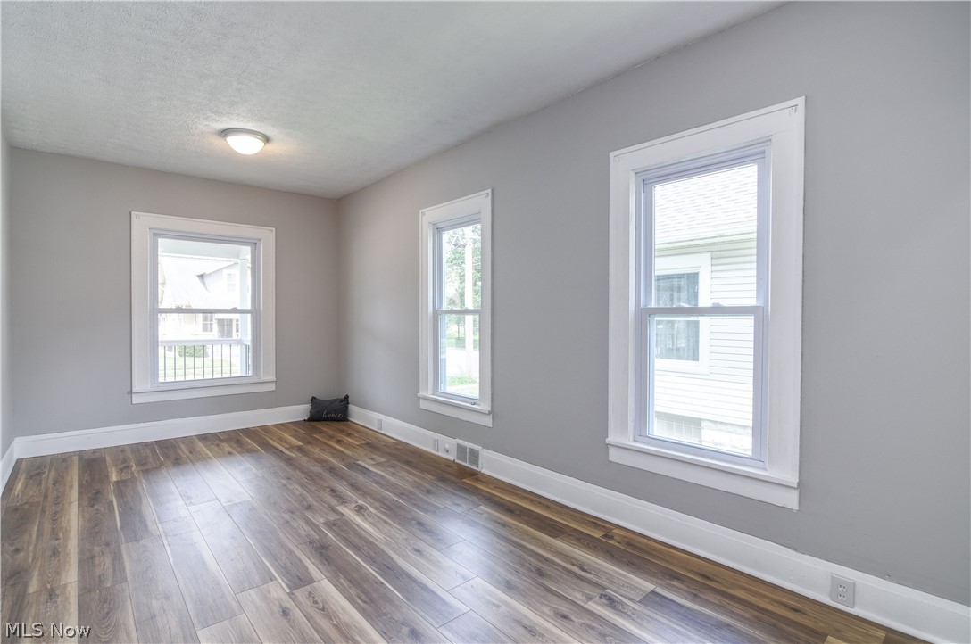 557 Wesleyan Avenue Barberton OH 44203