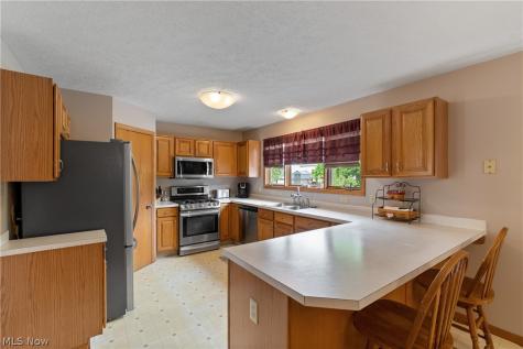 668 Oakcrest Drive Wadsworth OH 44281