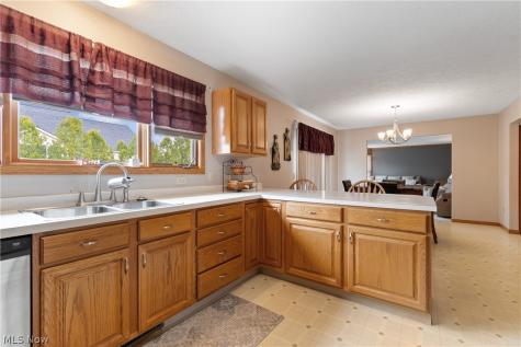668 Oakcrest Drive Wadsworth OH 44281